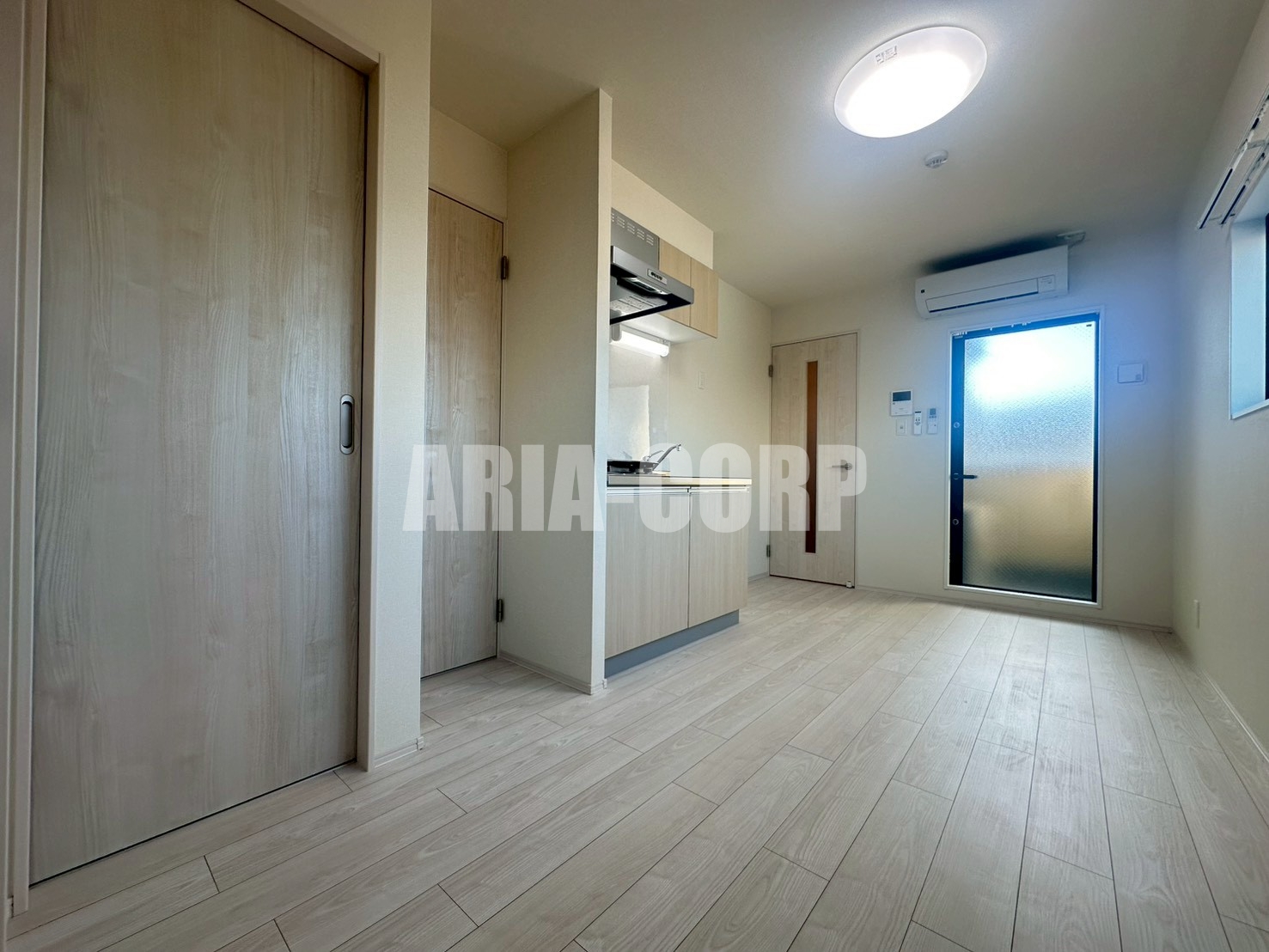 居室・リビング　白を基調とした統一感あるお部屋です！