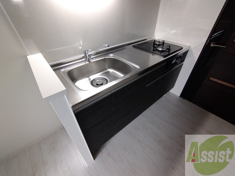 キッチン　システムキッチン完備で２口ついているので料理もできます！