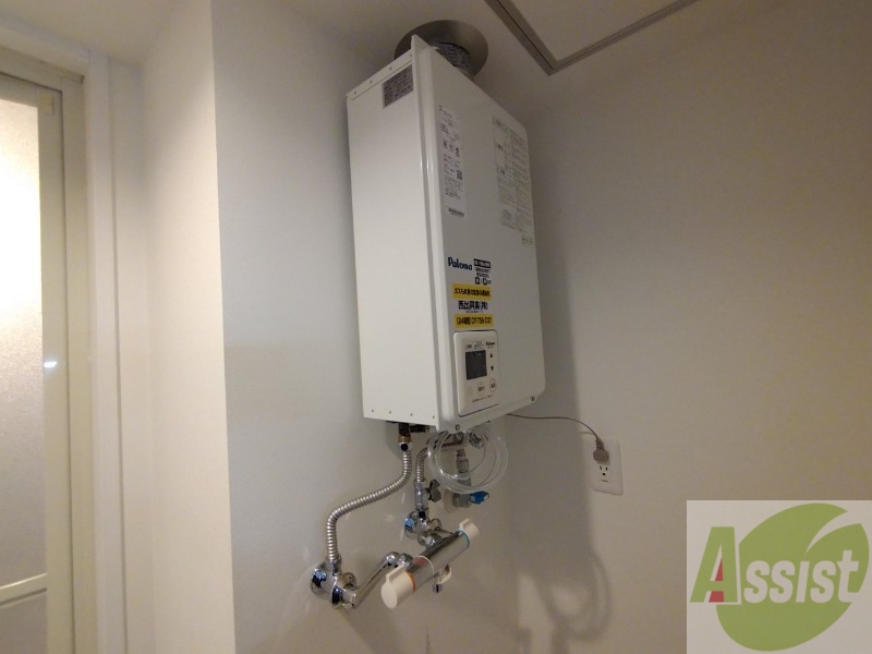 その他設備　ガス給湯器です。操作しやすいパネルになってます。