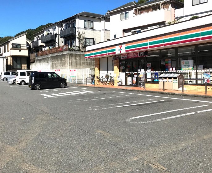 コンビニ　セブンイレブン 川崎神木本町1丁目店（コンビニ）まで295m