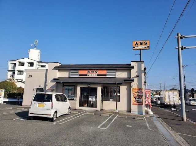 飲食店　吉野家明石魚住町店（飲食店）まで300m