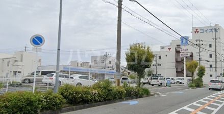 コンビニ　ローソン 豊中立花町三丁目店（コンビニ）まで393m