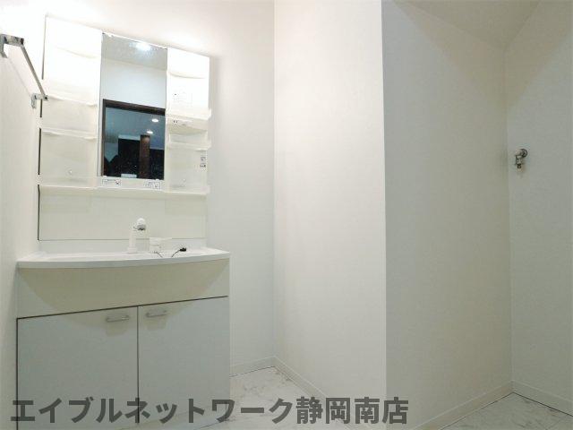 洗面設備　使いやすい洗面所です