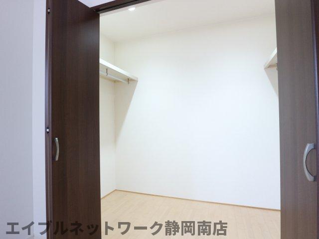 収納　たっぷりとした収納スペースです