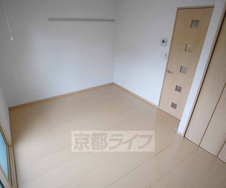 居室・リビング　広めのきれいなお部屋です