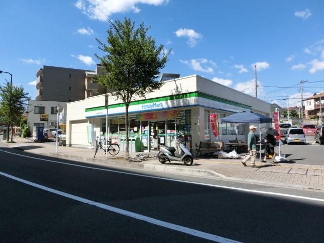 コンビニ　ファミリーマート千葉駅北口店（コンビニ）まで400m