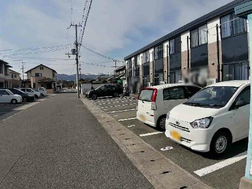 駐車場　広々とした駐車場です。