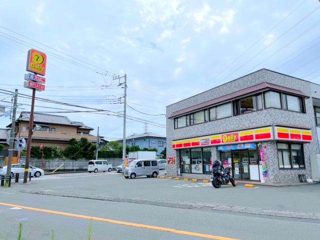 コンビニ　デイリーヤマザキ清水町店（コンビニ）まで676m