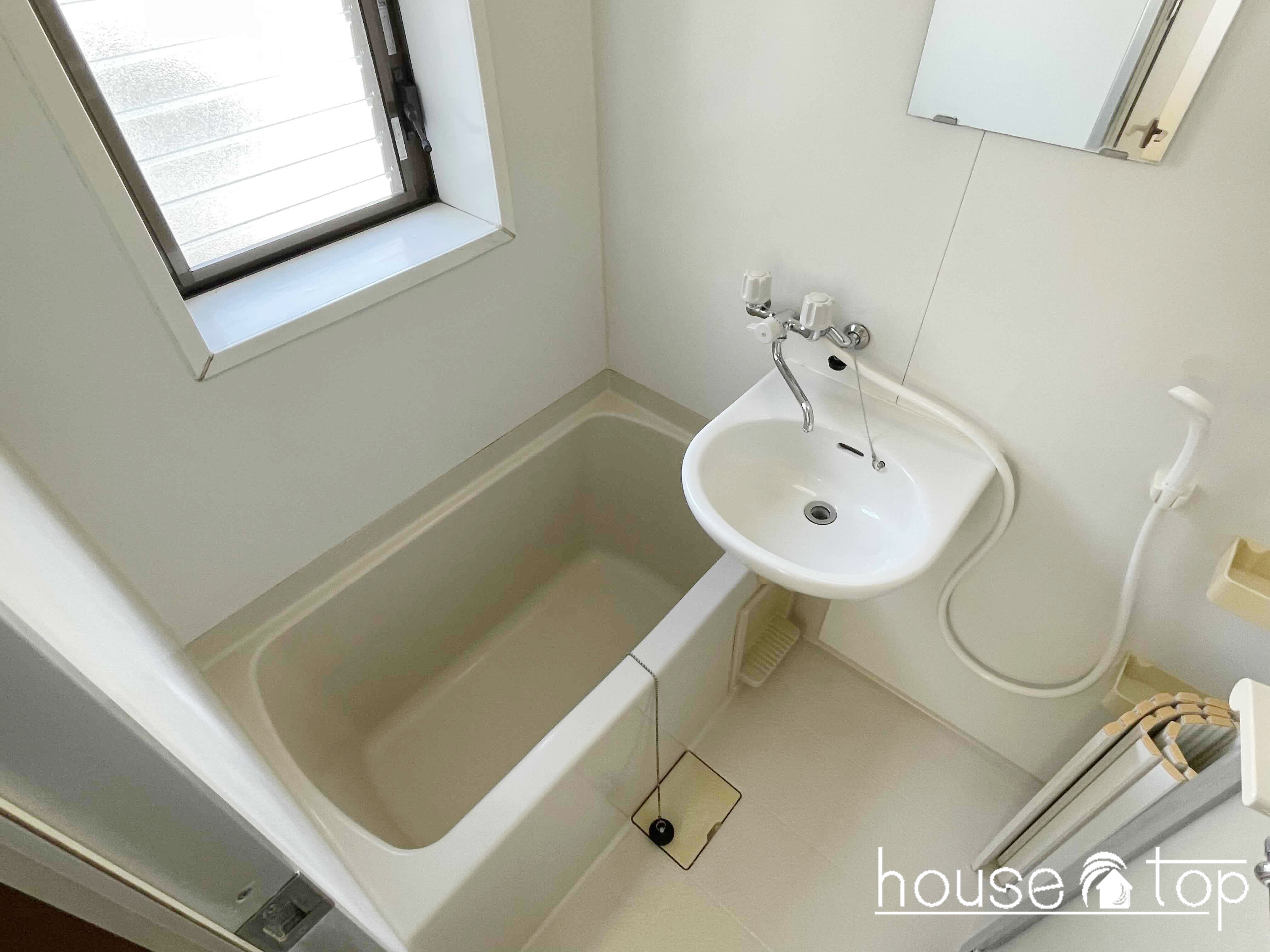 バス・シャワールーム　窓あり
