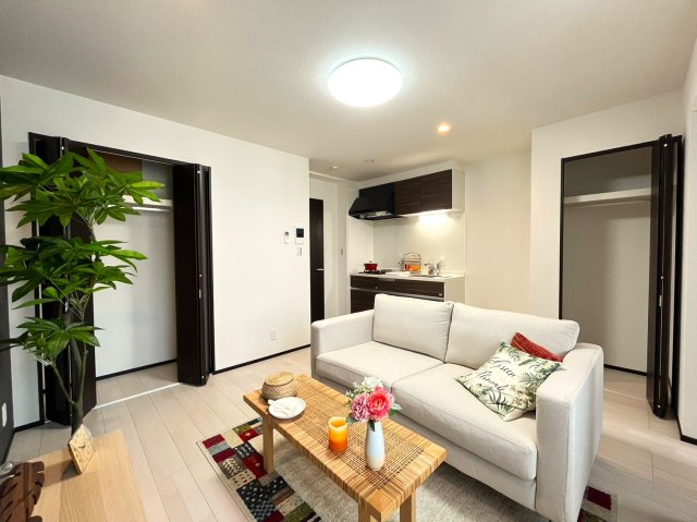 居室・リビング　同シリーズ物件のモデルルーム写真になります（現況優先）