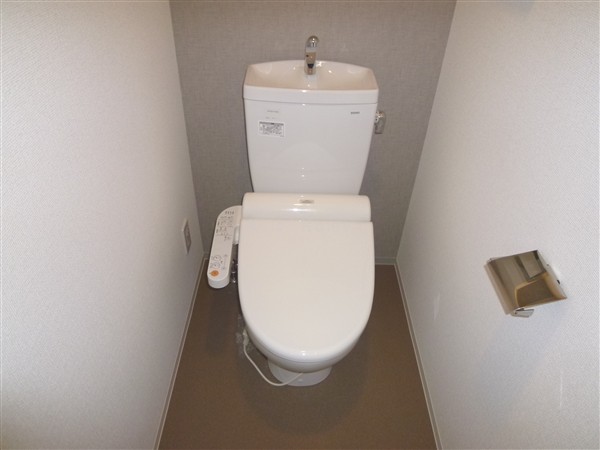 トイレ　ウォシュレット付