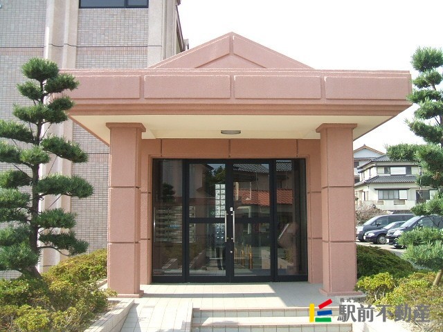 エントランス　正面玄関です