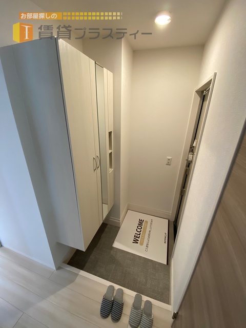 玄関　お洒落な現在が映えます