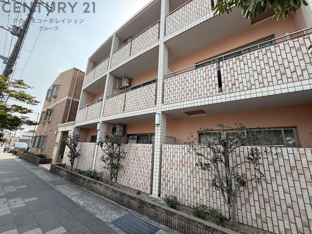 建物外観　オートロック完備で安心のセキュリティ♪