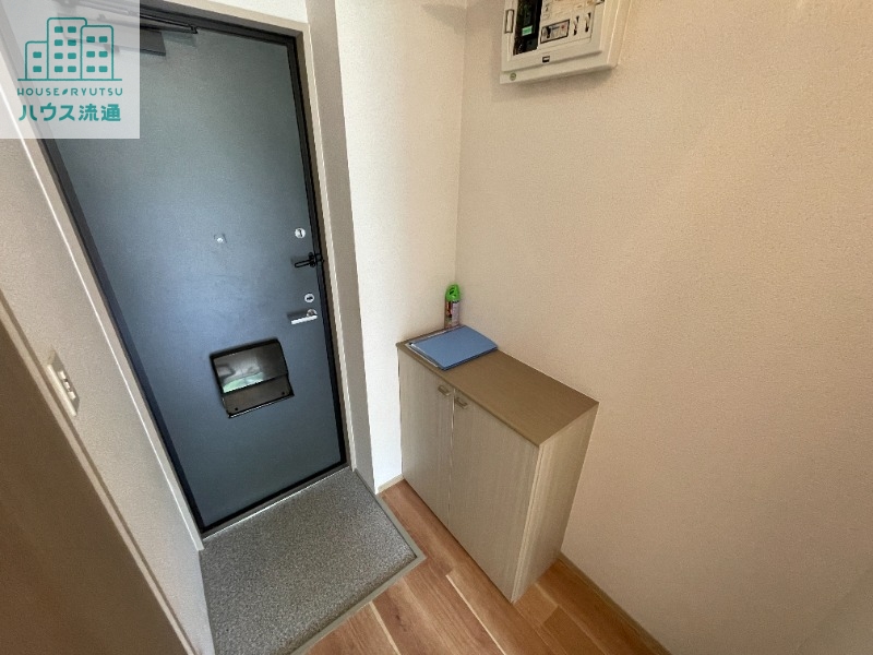玄関　※別号室の写真になります。