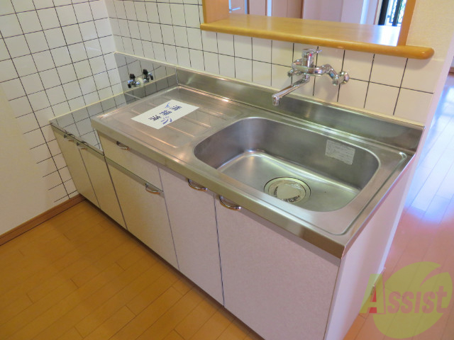 キッチン　こちらはキッチン。調理スペースもあり使いやすそうです。