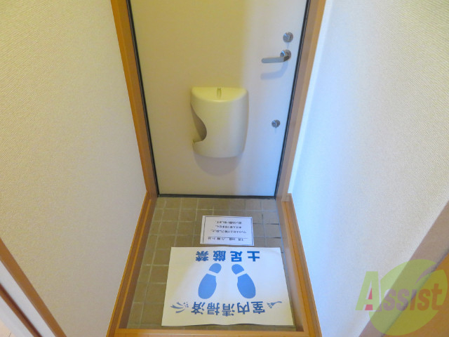 玄関　玄関の様子です。明るい印象ですね。気分もあがりそう。