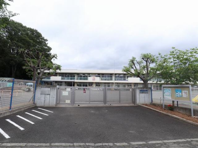 幼稚園・保育園　すえひろこども園（幼稚園・保育園）まで770m