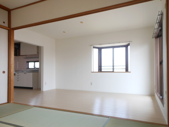 居室・リビング　前回募集時の写真です