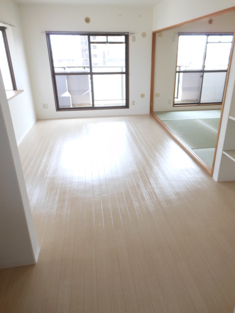 居室・リビング　前回募集時の写真です