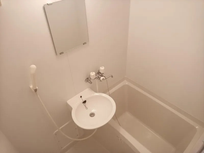 バス・シャワールーム　図面と現状に相違がある場合には現状を優先