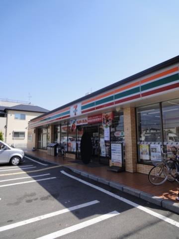 コンビニ　セブンイレブン（コンビニ）まで407m