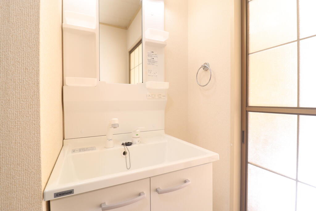 洗面設備　シャワー付き洗面台♪