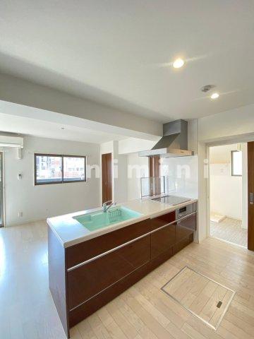 キッチン　※写真は別号室のものですので現状優先とさせていただきます