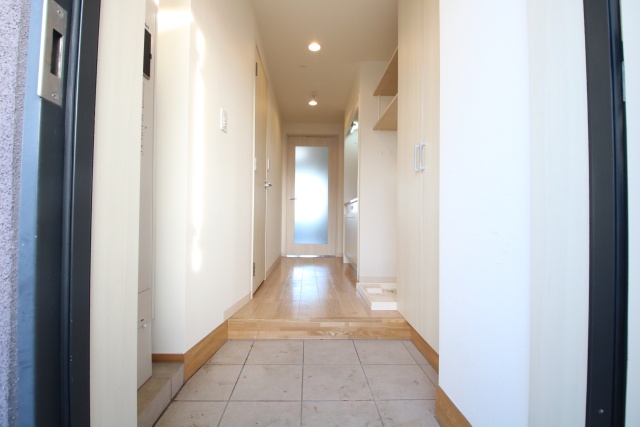 玄関　※別室の参考写真の為、現況優先です。