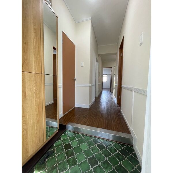 玄関　※別のお部屋のお写真です。現状優先※