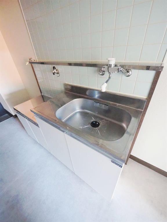 キッチン　キッチンにガスコンロを設置可能です。