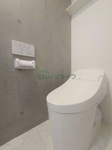 トイレ　別階層の参考写真になります。