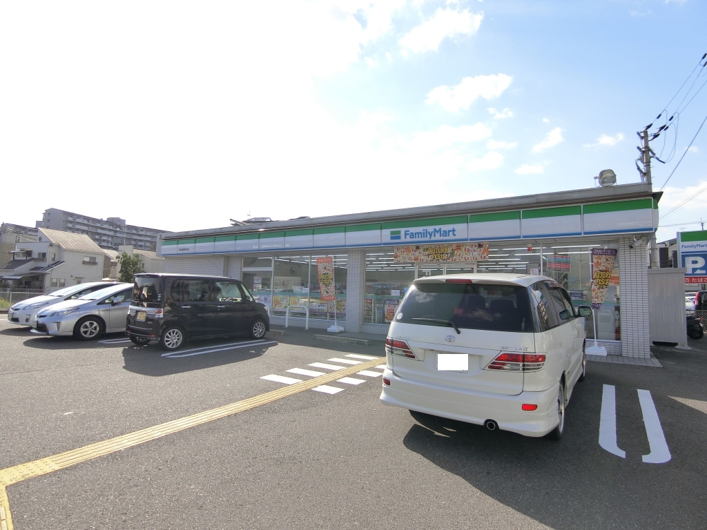 コンビニ　ファミリーマート 河内長野市町店（コンビニ）まで108m