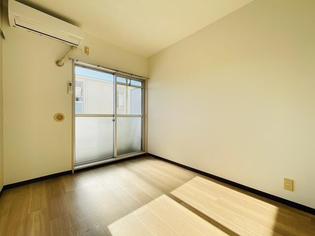 居室・リビング　明るい雰囲気で暮らしやすい！優しい質感の室内がオススメ☆