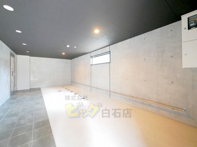 その他共有部分　屋内駐輪場完備しています♪