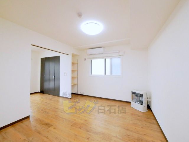 居室・リビング　広々リビングです♪