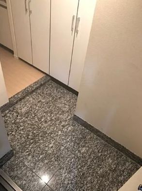 玄関　収納もある玄関です