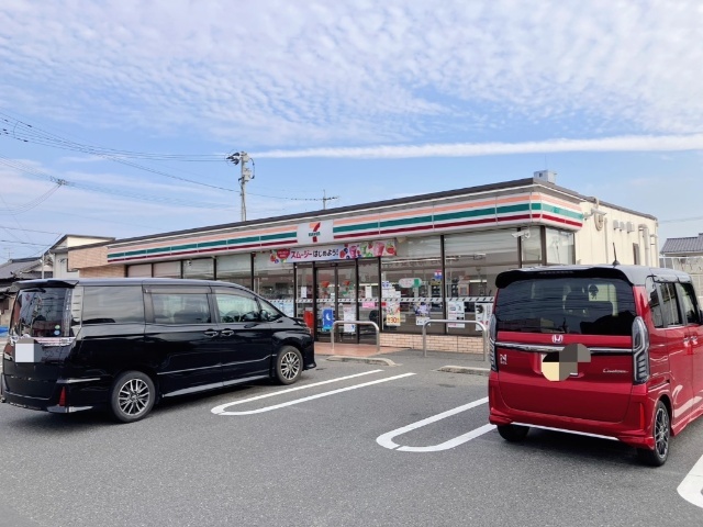 コンビニ　セブンイレブン小倉北方３丁目店（コンビニ）まで801m