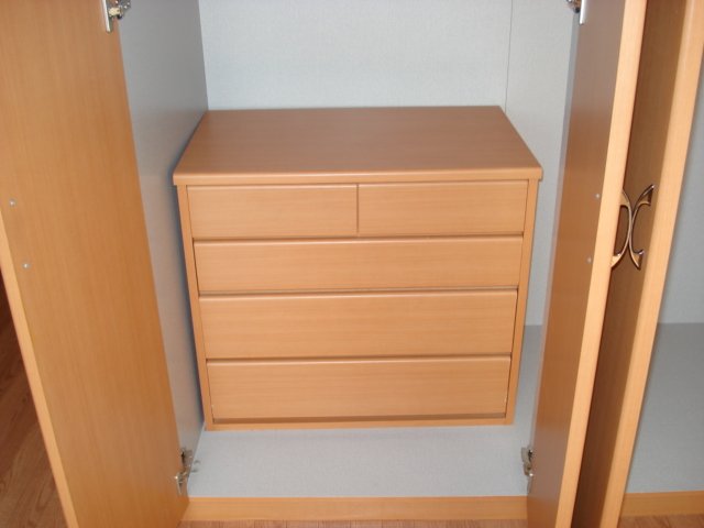 その他　備え付きタンス