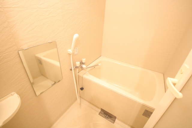 バス・シャワールーム　※別室の参考写真の為、現況優先です。