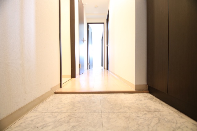 玄関　※別室の参考写真の為、現況優先です。