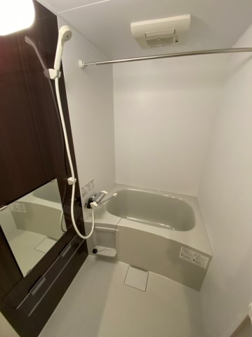 バス・シャワールーム　浴室乾燥機付きのお風呂です♪※105号室の写真になります