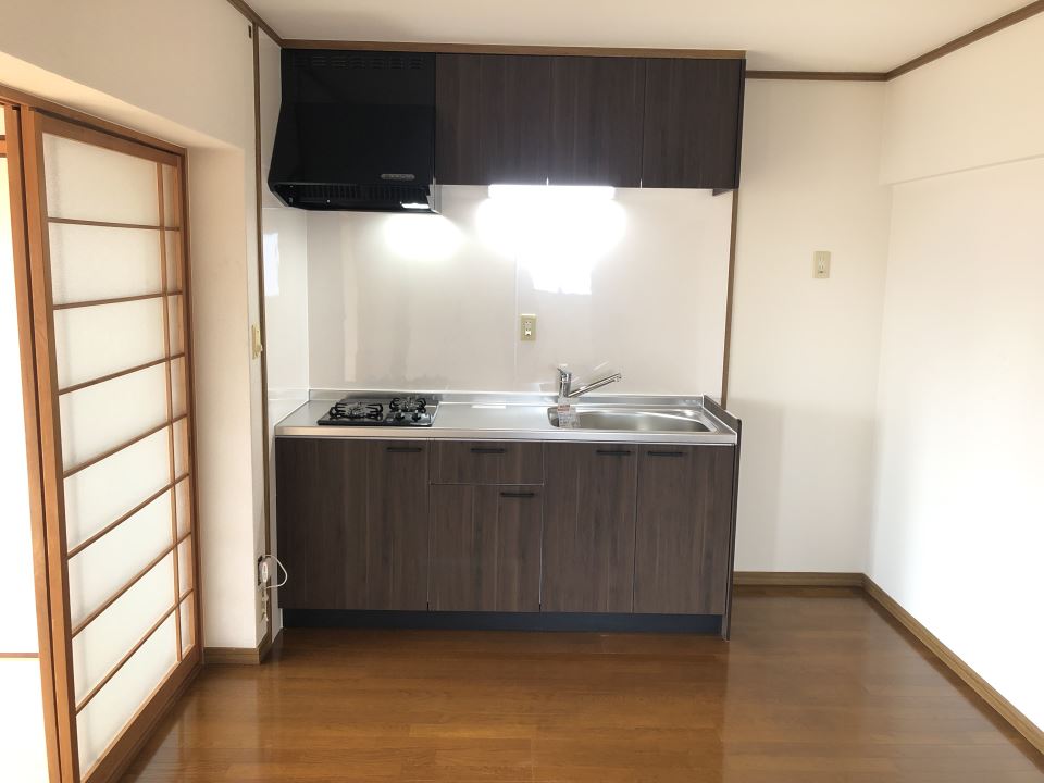 キッチン　リクシルステンレストップ