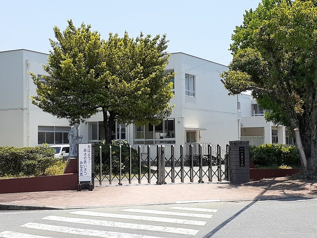 小学校　花園小学校（小学校）まで429m