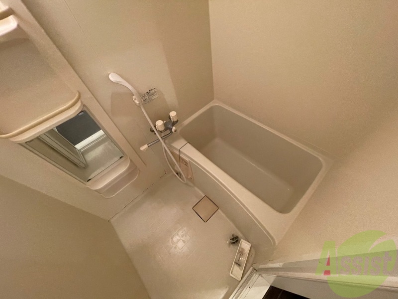 バス・シャワールーム　お風呂になります。一日の疲れを癒してくださいね。