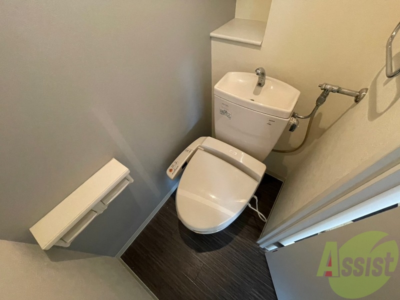 トイレ　シャワートイレになっているので快適です！