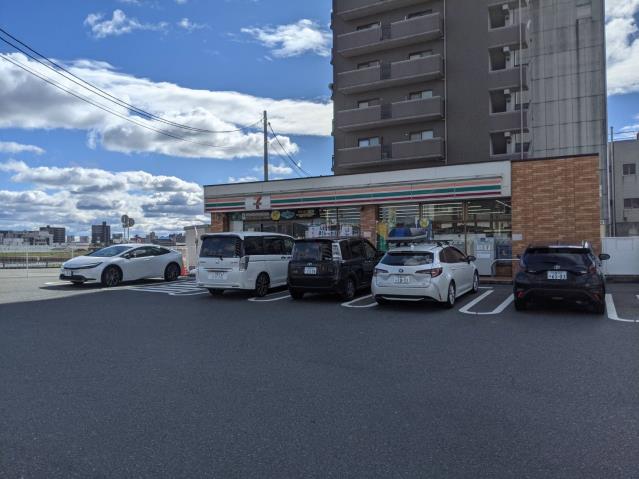 コンビニ　セブン－イレブン広島己斐本町店（コンビニ）まで577m