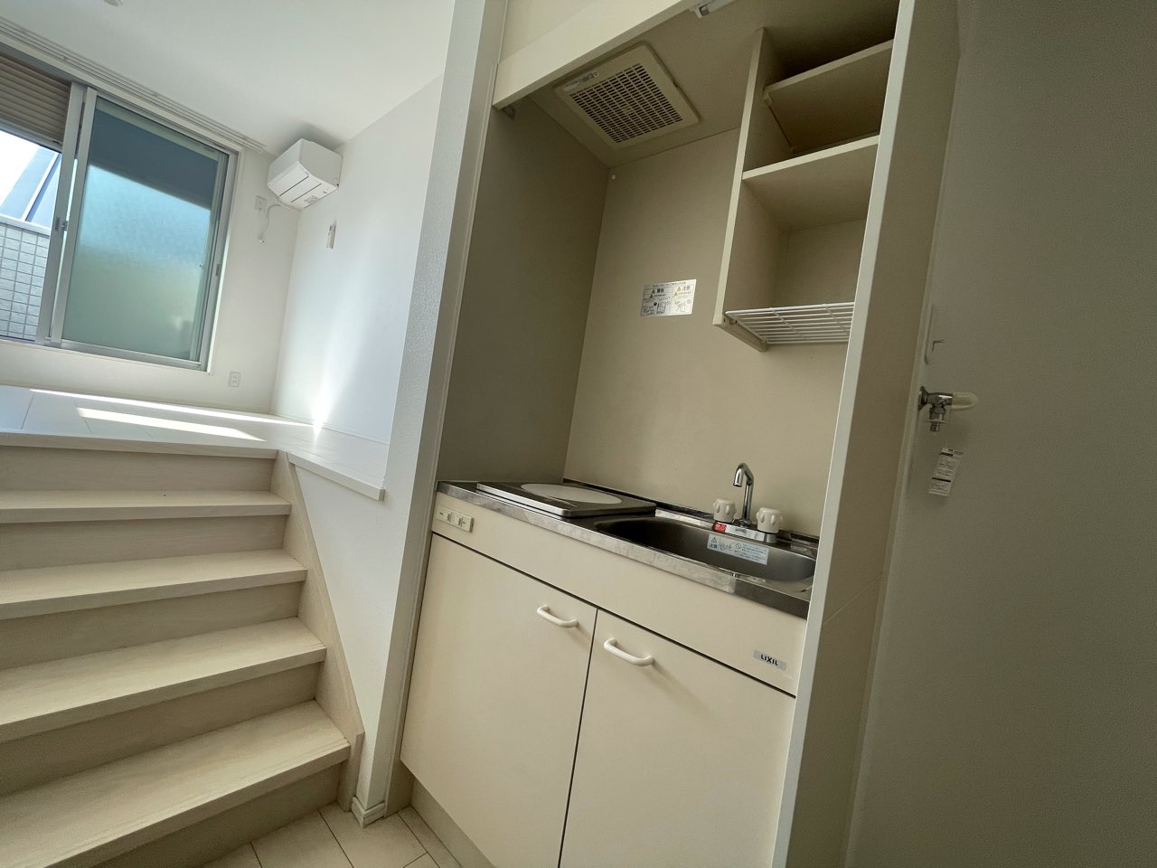 キッチン　収納豊富なキッチン付き！