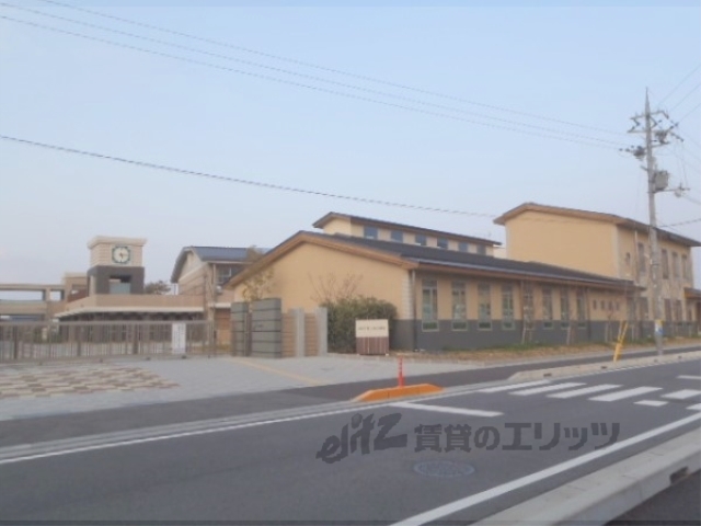 小学校　老上西小学校（小学校）まで2040m