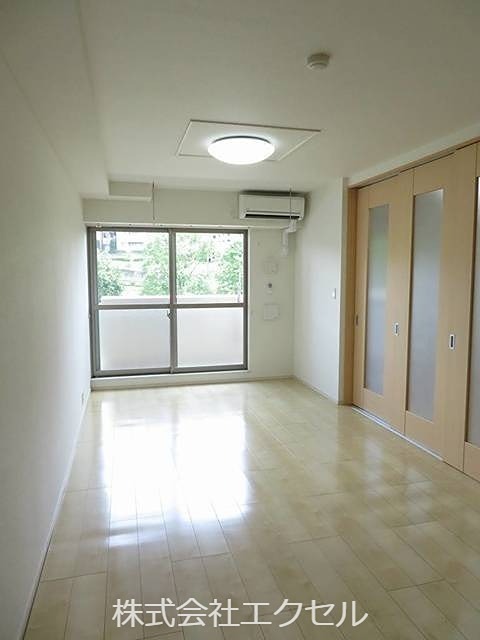 居室・リビング　明るいお部屋です。